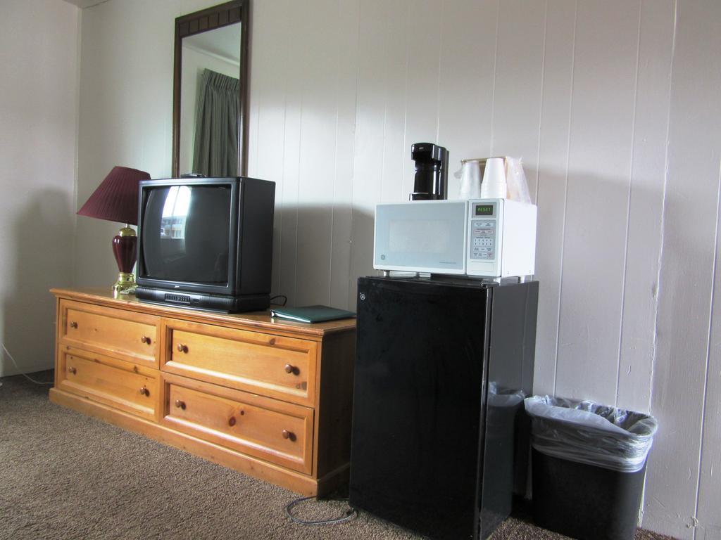 Yellowstone Country Inn Уест Йелоустоун Стая снимка