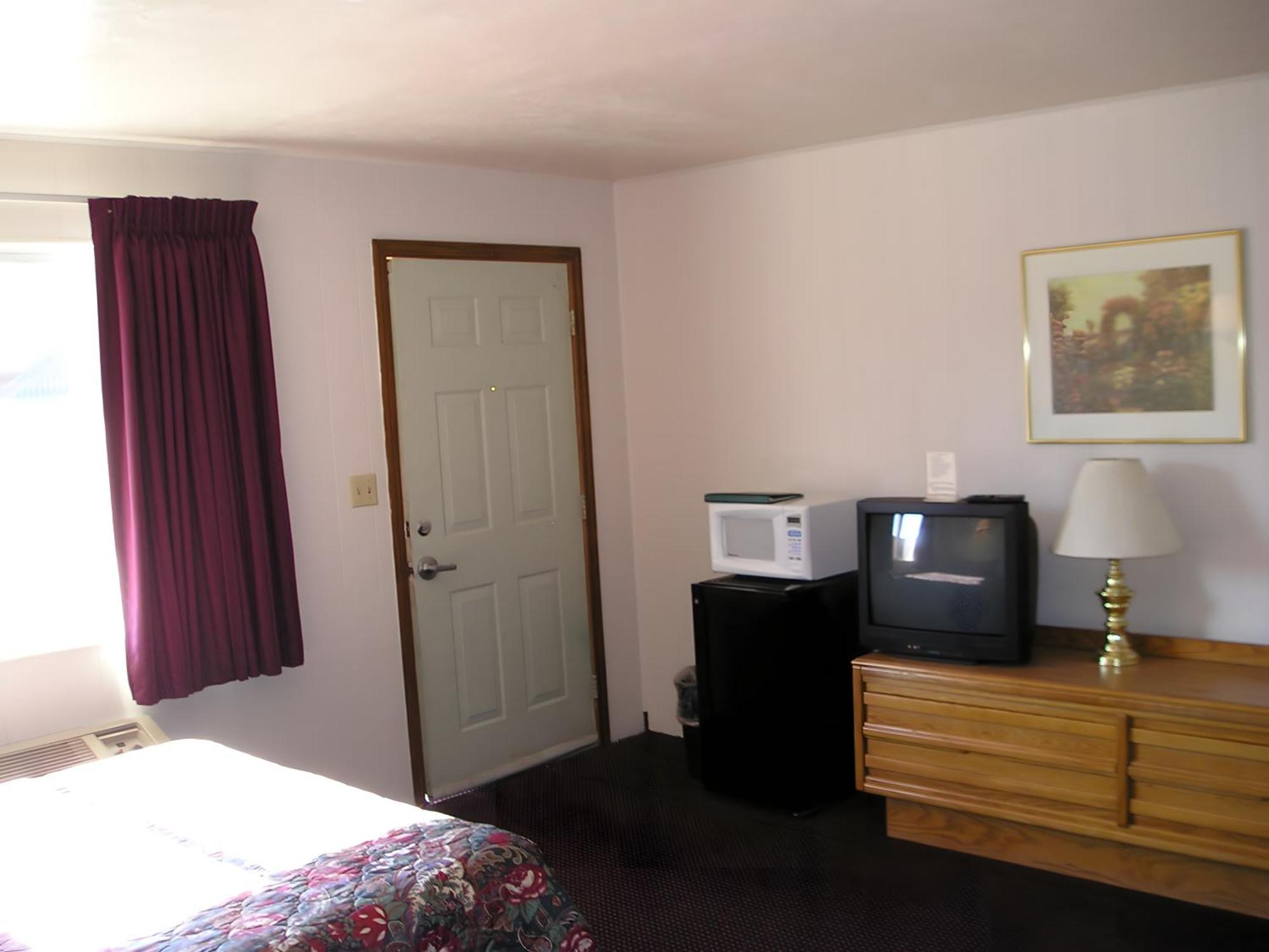Yellowstone Country Inn Уест Йелоустоун Екстериор снимка